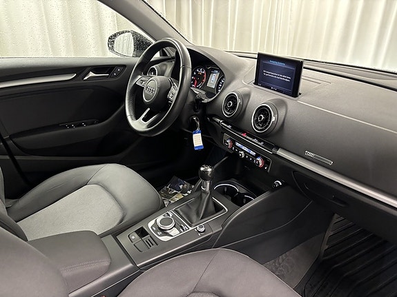 Audi A3 4 of 5