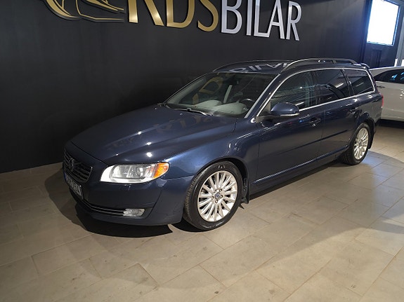 Volvo V70 2 of 5