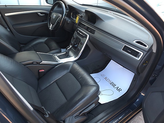 Volvo V70 10 of 12
