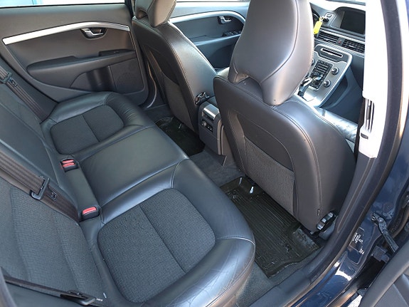 Volvo V70 11 of 12