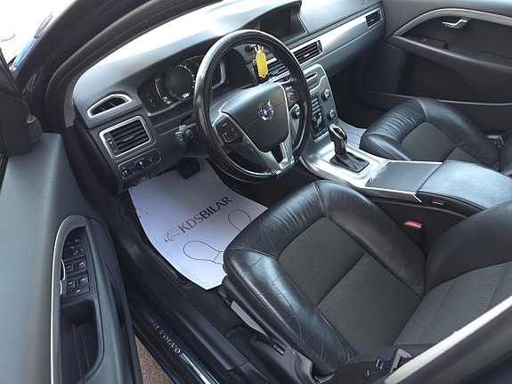 Volvo V70 8 of 12