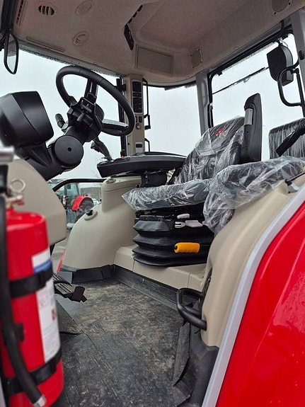 Massey Ferguson MF 5S.145 8 of 11