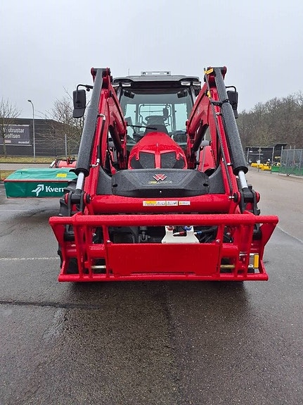 Massey Ferguson MF 5S.145 DYNA-6 EXCLUSIVE 2 of 11