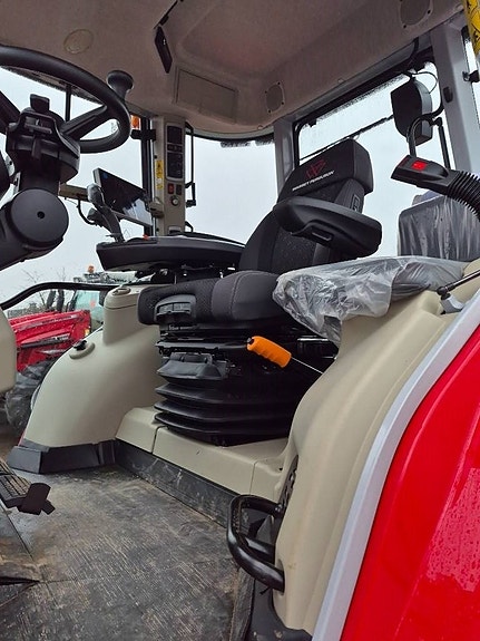 Massey Ferguson MF 5S.145 DYNA-6 EXCLUSIVE 8 of 11