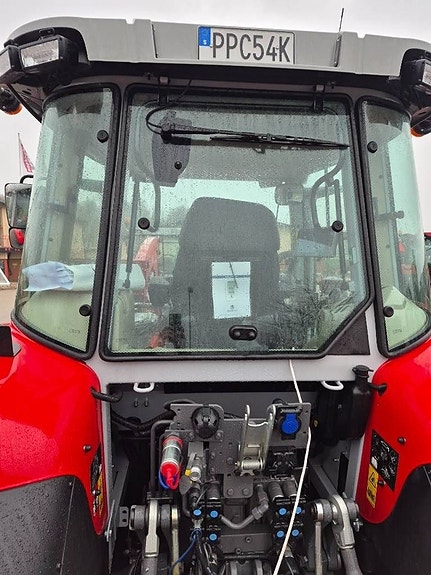 Massey Ferguson MF 5S.145 DYNA-6 EXCLUSIVE 4 of 11