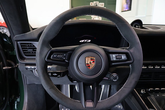 Porsche 911 GT3 9 of 16