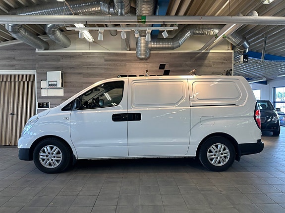 Hyundai H-1 2 of 5