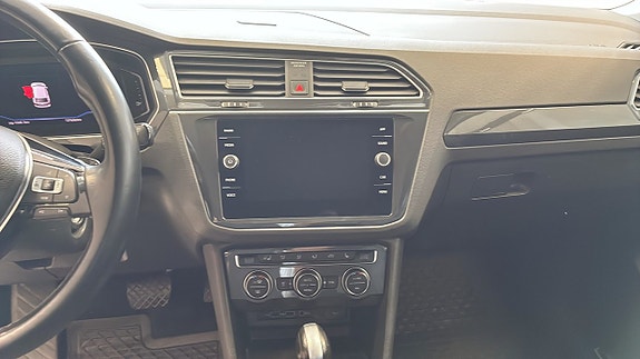 Volkswagen Tiguan 9 of 12