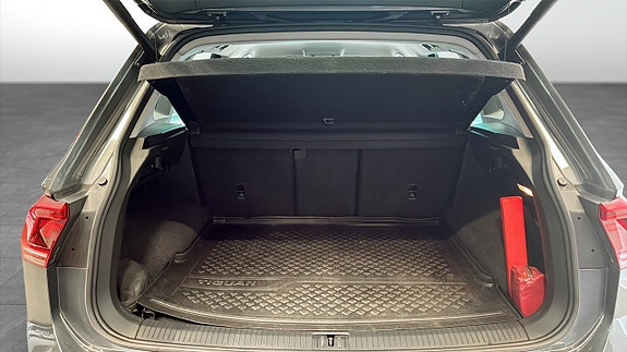 Volkswagen Tiguan 12 of 12