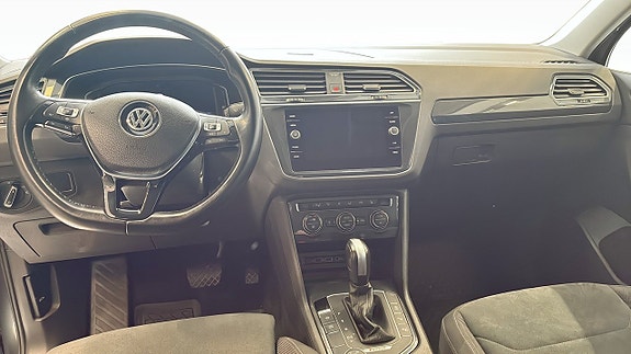 Volkswagen Tiguan 10 of 12
