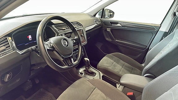 Volkswagen Tiguan 7 of 12