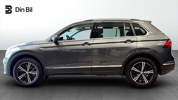 Volkswagen Tiguan 2 of 5