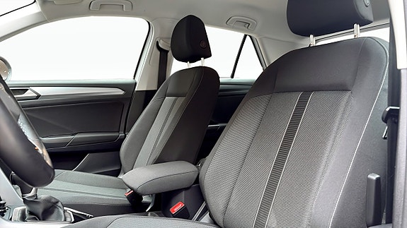 Volkswagen T-Roc 8 of 13