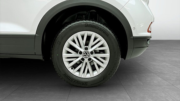 Volkswagen T-Roc 6 of 13