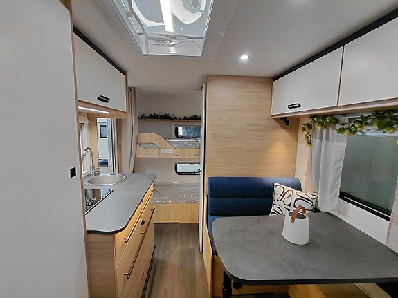 Caravelair Alba 466 Family 8 of 18