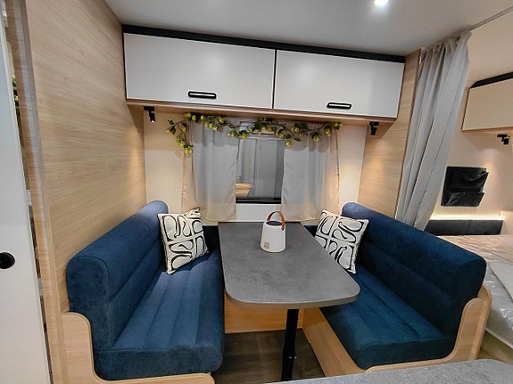 Caravelair Alba 466 Family 10 of 18