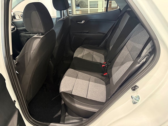 Kia Stonic 4 of 8