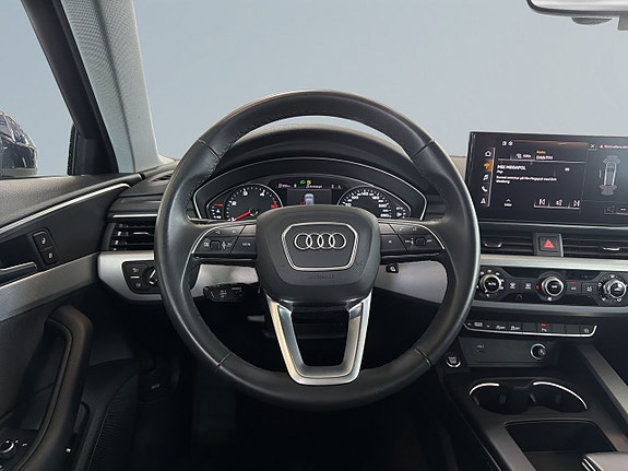 Audi A4 9 of 20