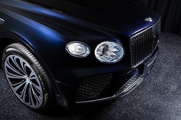 Bentley Bentayga 7 of 23
