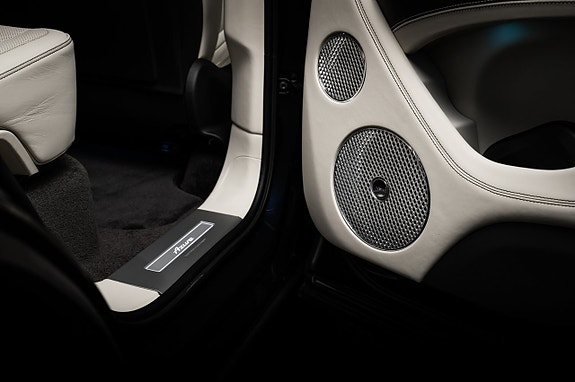 Bentley Bentayga 21 of 23