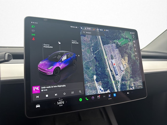 Tesla Model Y 17 of 30