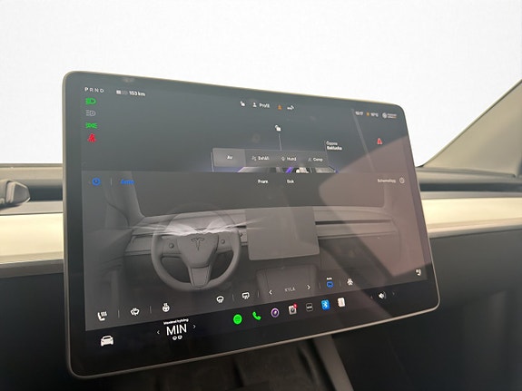 Tesla Model Y 21 of 30