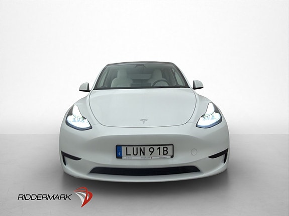 Tesla Model Y 3 of 5