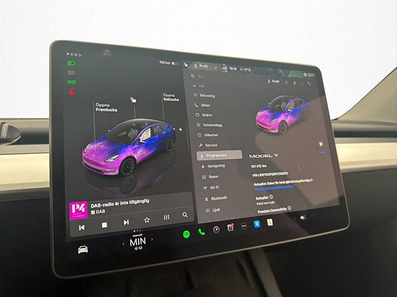 Tesla Model Y 26 of 30