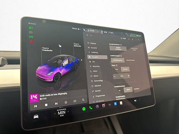 Tesla Model Y 24 of 30