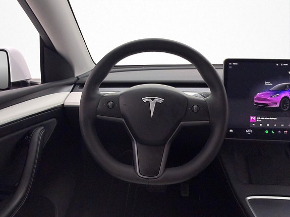Tesla Model Y 13 of 30
