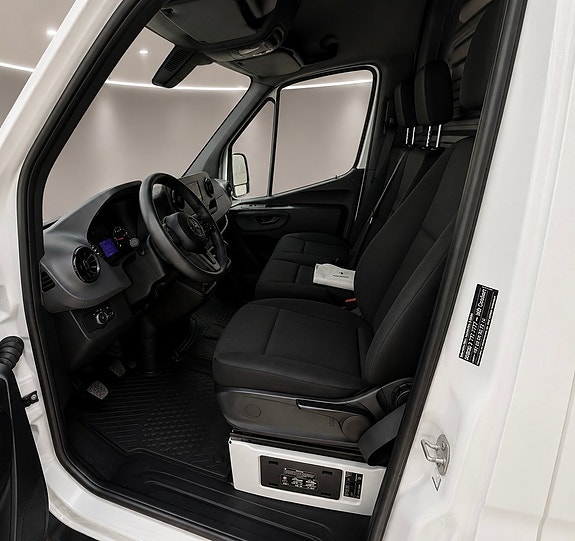Mercedes-Benz Maxi Sprinter 8 of 8
