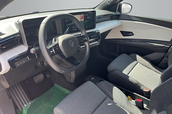 Renault 5 E-Tech 8 of 14