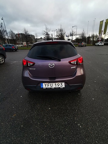 Mazda 2 3 of 5