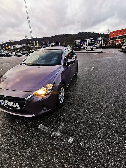 Mazda 2 2 of 5