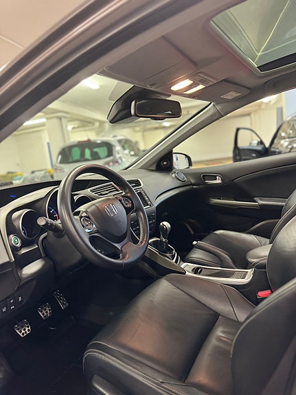 Honda Civic 4 of 5