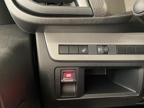 Peugeot e-Expert 13 of 20