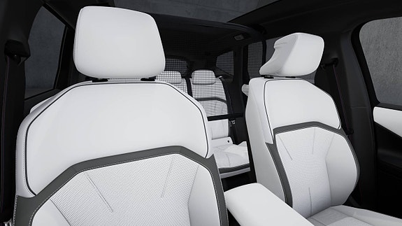 BMW iX3 7 of 11