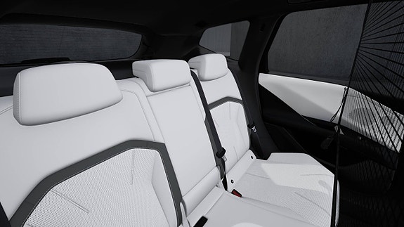 BMW iX3 8 of 11