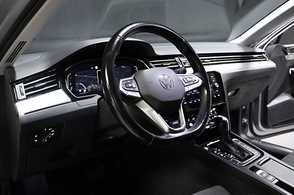 Volkswagen Passat 9 of 21