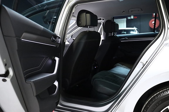 Volkswagen Passat 10 of 21