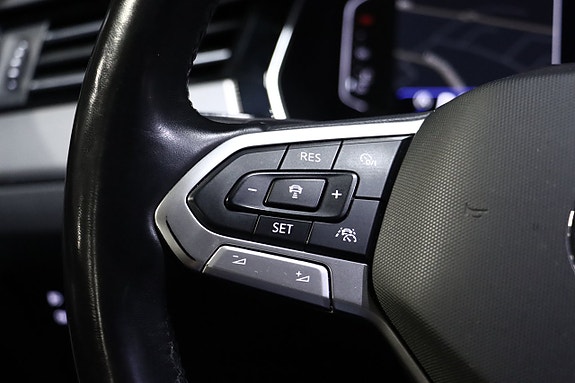 Volkswagen Passat 19 of 21