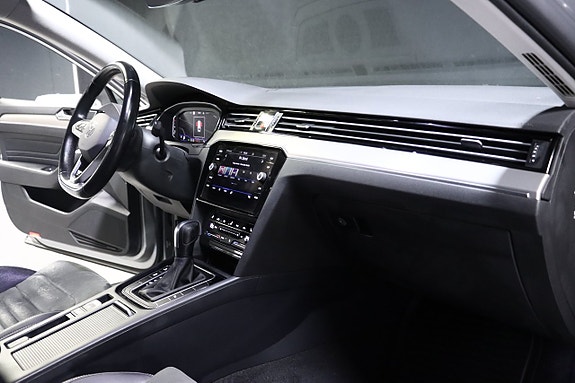 Volkswagen Passat 13 of 21
