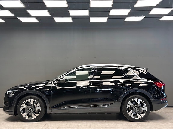 Audi e-tron 5 of 5