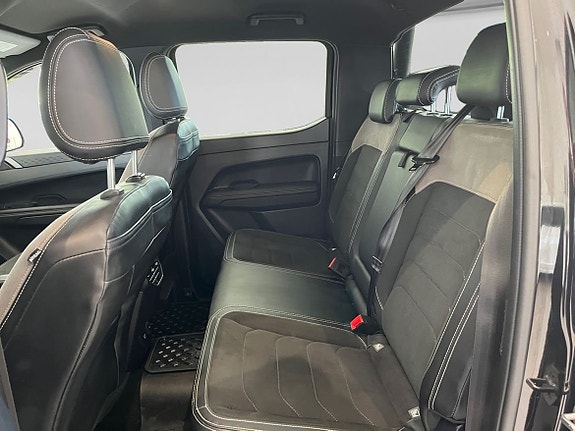 Volkswagen Amarok 13 of 16