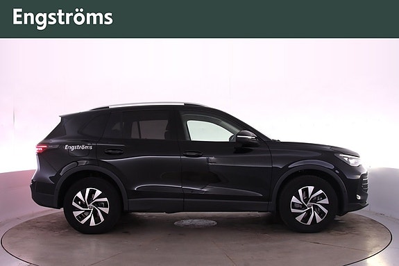 Volkswagen Tiguan 2 of 21