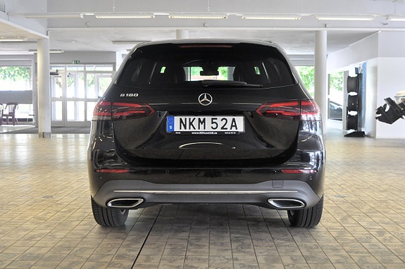 Mercedes-Benz B180 5 of 5
