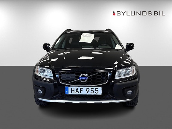 Volvo XC70 2 of 5