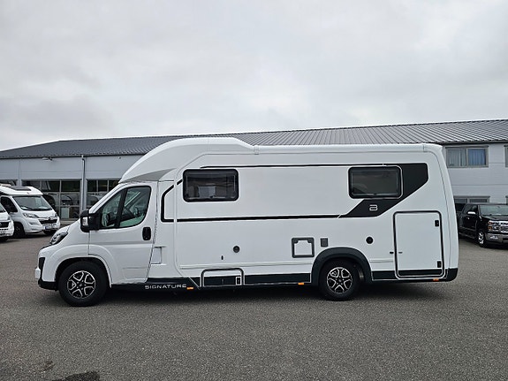 Bürstner SFT 7.5 Signature QB med  taksäng / ALDE /180Hk 4 of 26