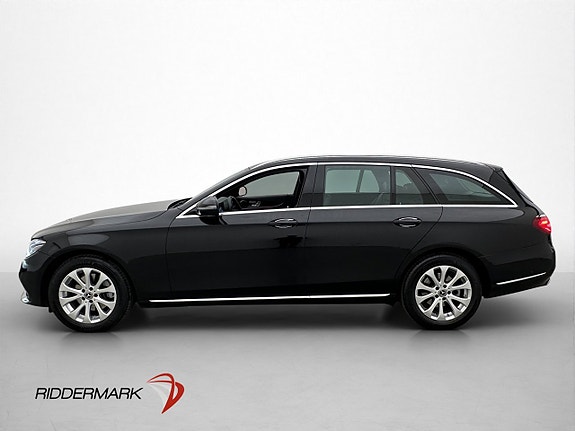 Mercedes-Benz E200 4 of 5