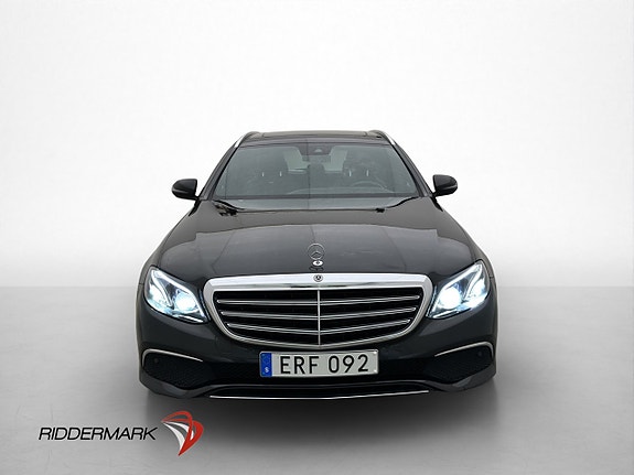 Mercedes-Benz E200 2 of 5